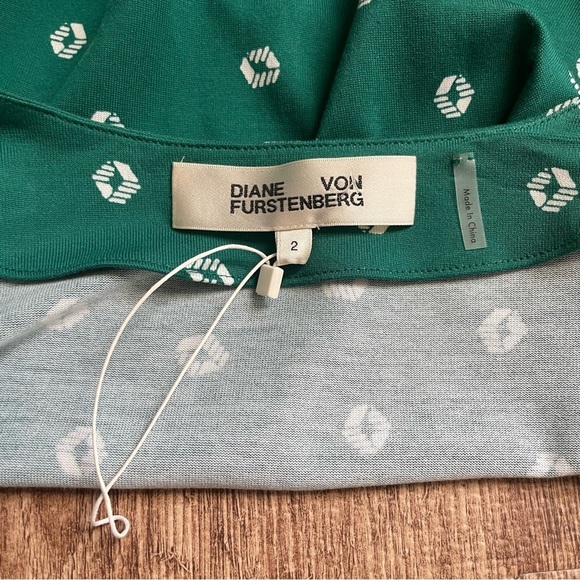 Diane von Furstenberg New Irina Floating Geo Juniper Dress Size 2 - Picture 6 of 7
